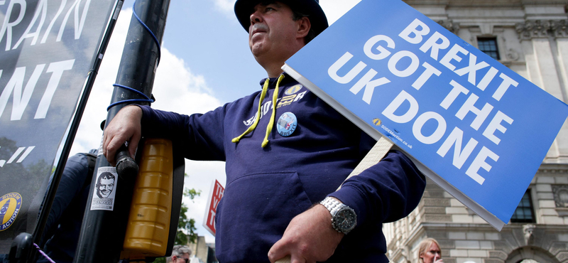 EU-biztos a Brexitről: Londonnak fel kell hagynia a politikai színjátékkal