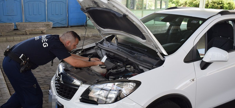 Ukrajnába tartott a lopott Opel SUV