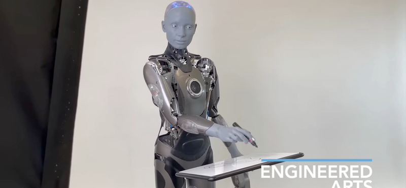 Macskát rajzolt a megszólalásig emberi robot, aztán egészen váratlanul reagált, amikor nem voltak maradéktalanul elégedettek az alkotásával