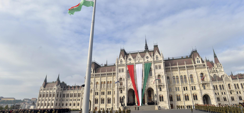 Megrongálta a Parlamentet egy debreceni férfi