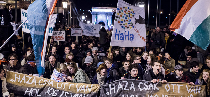 "Janó, látni fogja a kezed mindenki"