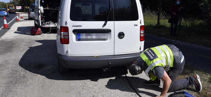 A gyanúsan füstölő autókra vadásznak a héten