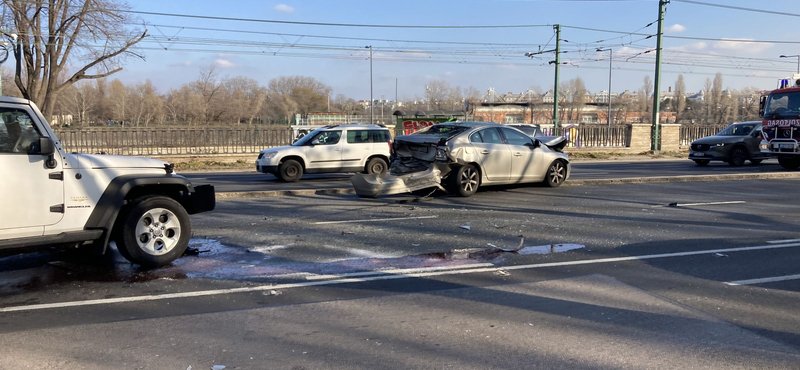 Hármas karambol volt a II. kerületben