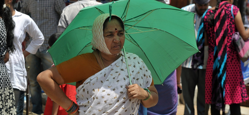 44-47 fokos hőségtől ájuldoznak az indiaiak