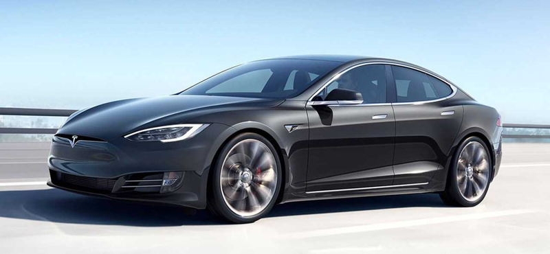 Még gyorsabb lett a Tesla Model S, a számháború folytatódik