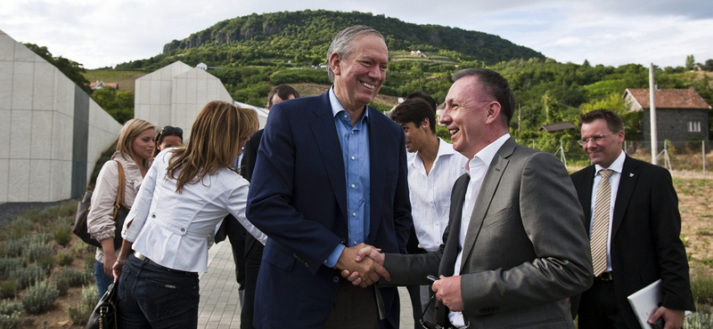 George Pataki magyar borászokkal tárgyalt Badacsonyban