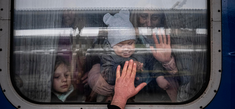 Közös felelősségünk, hogy az Ukrajnából menekülő gyerekek ne csak védelmet, de megfelelő oktatást is kapjanak