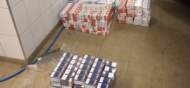 Cigivel megtömött autóval buktak le a röszkei határátkelőn – videó