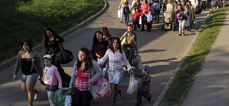 Nőket és gyerekeket evakuálnak Gyöngyöspatáról