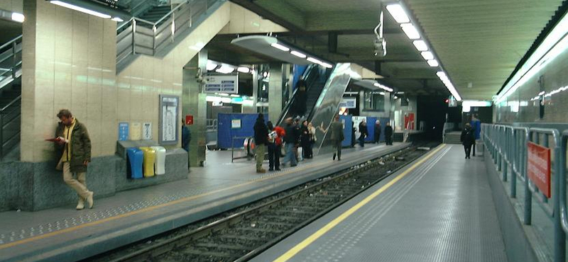 Metró elé löktek egy nőt Brüsszelben, másodperceken múlt az élete