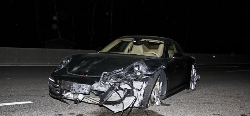 Részeg sofőr vágott taccsra egy 911-es Porschét - fotók