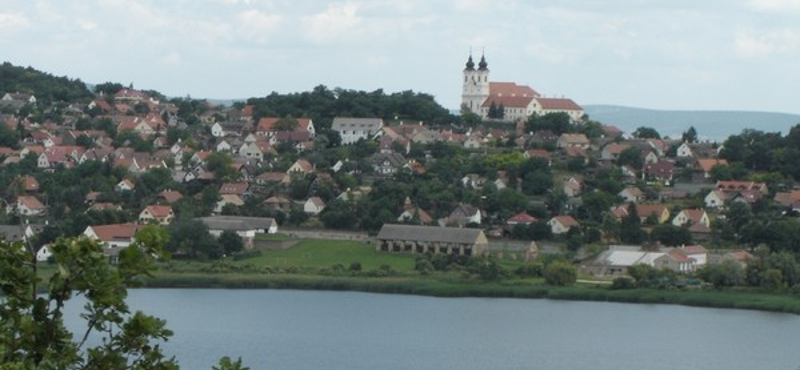 Nyit a tihanyi Belső-tó