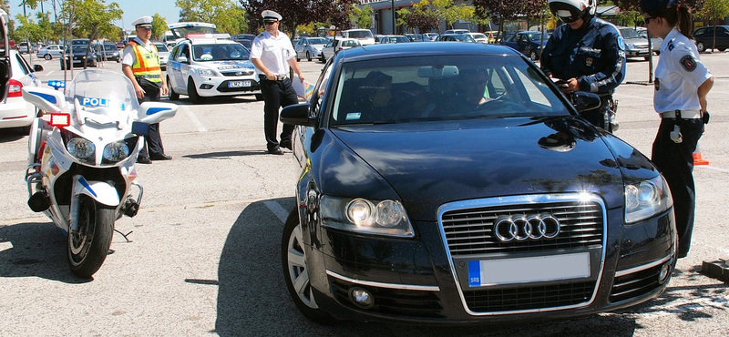 Mindenütt rendőrök Budapesten: kéttucatnyi előállítás a hosszú hétvégén