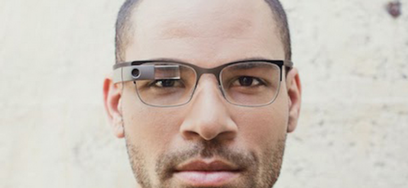 Érdemes lesz viselni: Ray-Ban-irányba tart a Google Glass