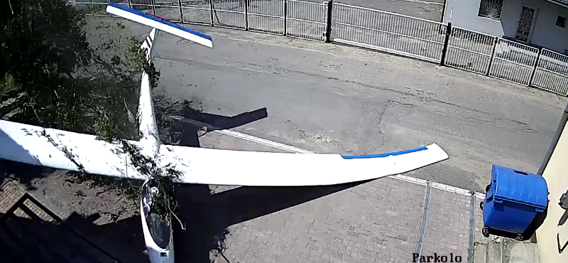 Drámai videót tettek közzé a vitorlázórepülő lezuhanásáról