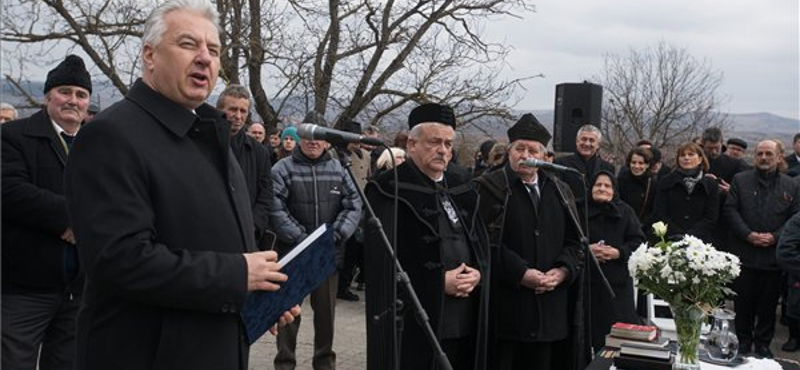 Kedvenc dalával indították utolsó útjára a híres néprajzkutatót