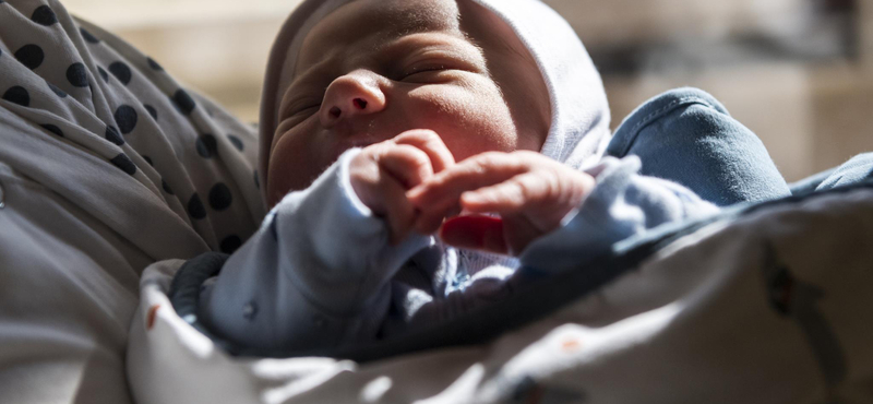 Nőtt a születésszám októberben, kevesebben is haltak meg, mint egy éve ilyenkor