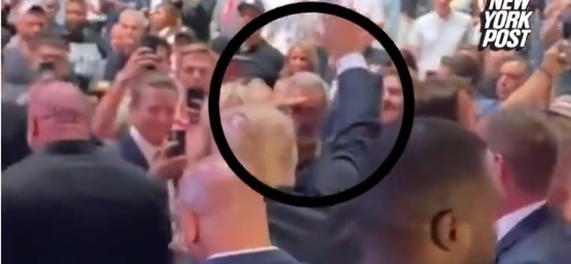 Videó van róla, ahogy Mel Gibson szalutál Donald Trumpnak