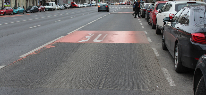 Mégis kitiltják a bringásokat a Bajcsy-Zsilinszky úti buszsávból?