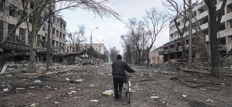 Kilenc humanitárius folyosót nyitnak, Mariupolból is kivezet egy