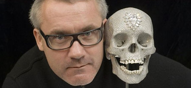 Ingyen megmutatják jövőre Londonban Damien Hirst gyémántkoponyáját