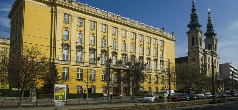 A Ciszterci gimnázium tanára szerint a Fidesz-hűség nem egyenlő a keresztény értékrenddel