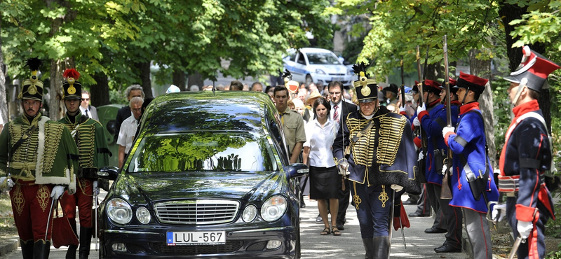 Így búcsúztatták Katona Tamást - fotók