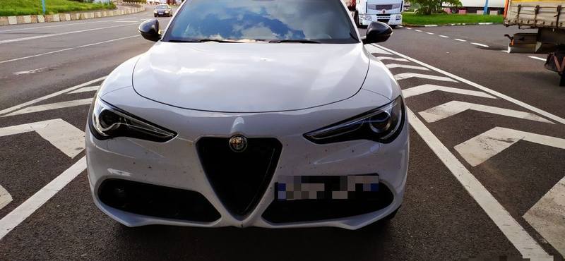 Nagylakon akadt fent ez a 15 milliós Alfa Romeo sportterepjáró