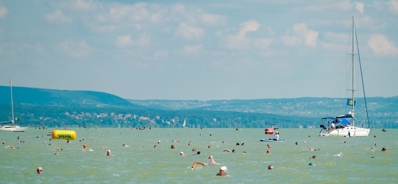 Naponta tíz szabálytalanságot talált a NAV a Balatonnál és a Velencei-tónál nyáron