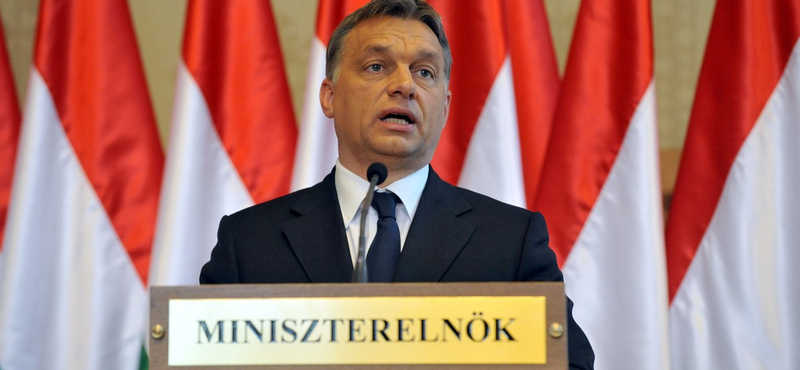 Orbán elégedett magával