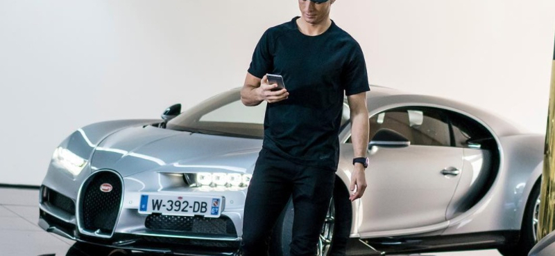 Cristiano Ronaldo is tesztelte az 1500 lóerős Bugattit – videó