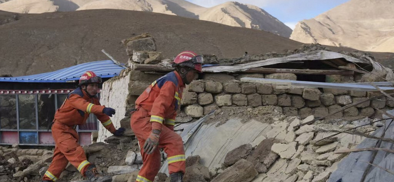 Legalább 126 halálos áldozata van a tibeti földrengésnek