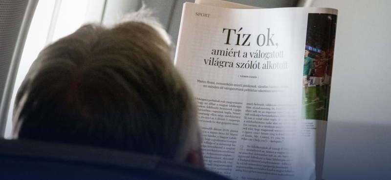 Orbán Viktor úton van Brüsszelbe, és közben nagyon elmélyült a fociválogatott sikereiben