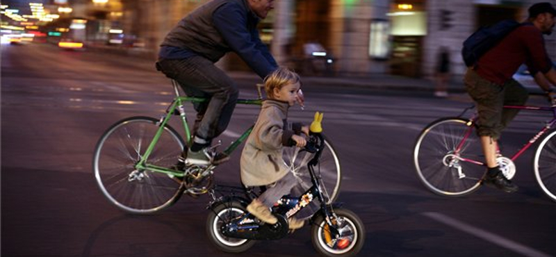 Ma este bedugulhat Budapest belvárosa - ismét elstartol a Critical Mass