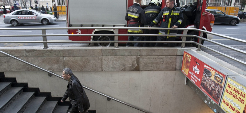 Füstölt a metró Kispesten