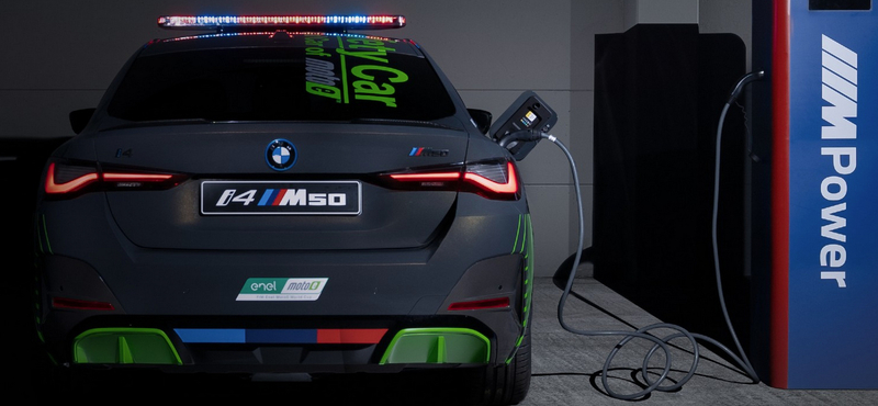 Megérkezett a BMW első elektromos safety carja