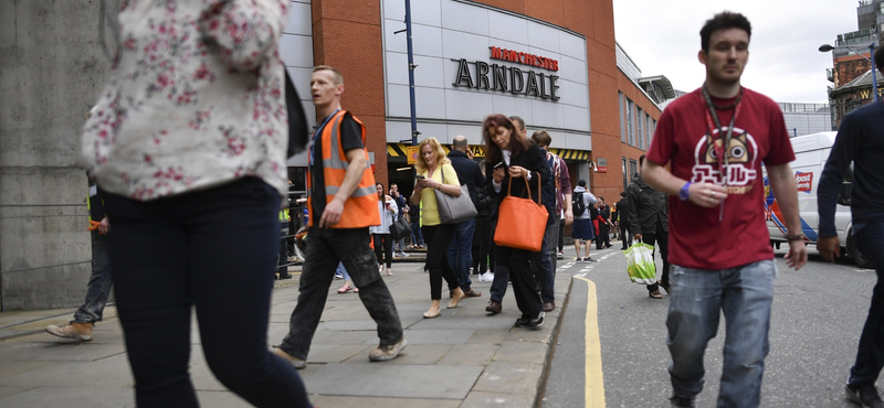 Pánik tört ki egy manchesteri bevásárlóközpontban