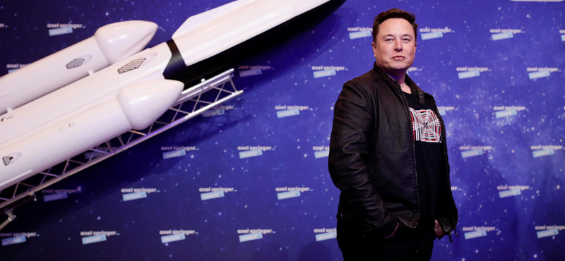 Elon Musk mondja: a halott emberek emlékei továbbvihetők lesznek ebben a robotban