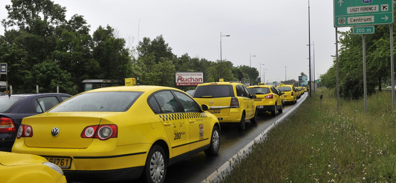 Nem kommentáljuk, tegyék meg önök: NFM-közlemény az Uberről