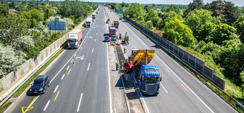 Betonelemekre cserélik az acélkorlátot – biztonságosabb lesz az M7-es Siófoknál