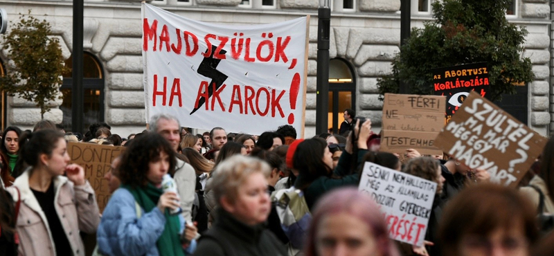 Videó: Ilyen volt az új abortuszrendelet elleni tüntetés