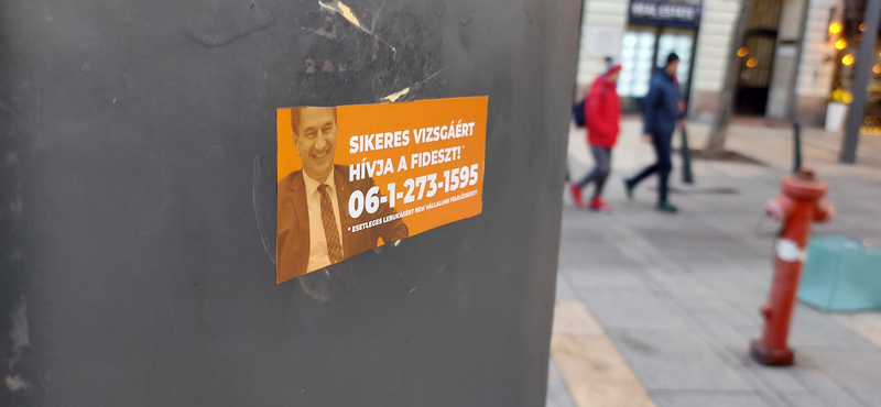 "Sikeres vizsgáért hívja a Fideszt" – ezt ragasztotta ki több egyetem környékére a Momentum