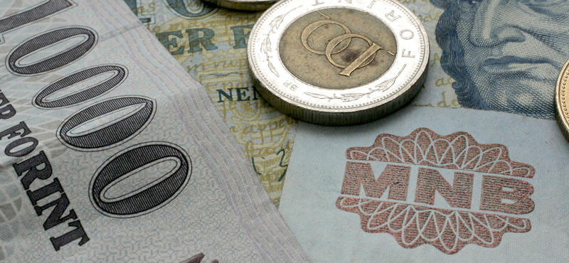 Hajszálnyit erősödött a forint