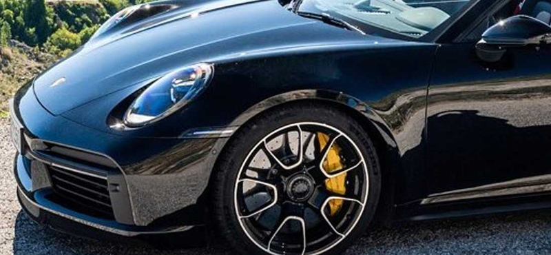 A Porsche megmutatta a 650 lóerős új 911 Turbo S-t