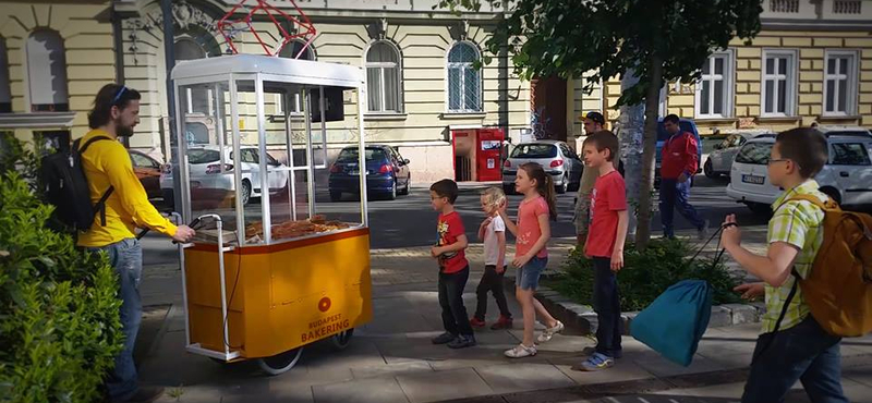 Miniatűr BKV járműveken érkezik az új street food őrület