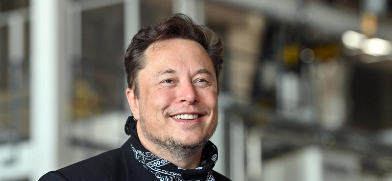 Elon Musk megtrollkodta Bernie Sanderst