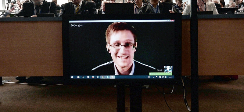 Snowden az NBC-nek: "nem adok át Moszkvának hírszerzési információkat"