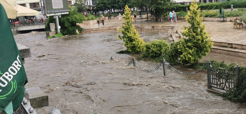 Akkora eső volt Miskolcon, hogy kiöntött a Szinva patak