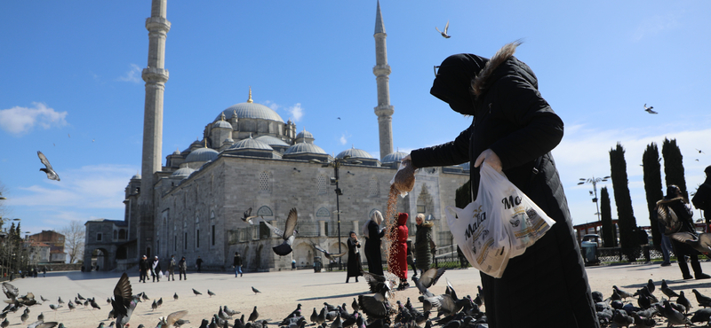 Törökországban 4000-nél többel nőtt a fertőzöttek száma