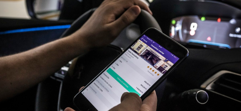 Az autósok harmada éppen parkolóhelyre vadászik Budapesten